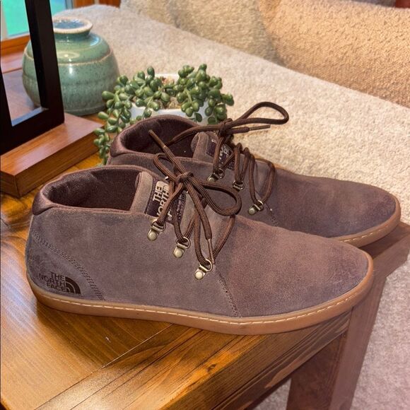 The North Face Brown Sneaker-Shoes with Suede Finish - Picture 1 of 13